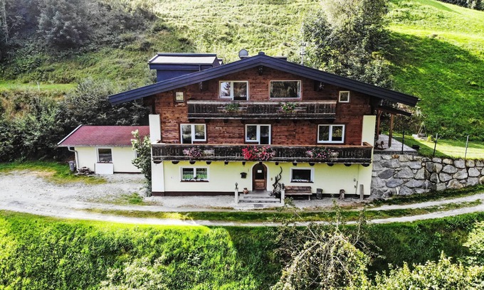 Hollersbach im Pinzgau Apartamento | Apartamento Daniel by Interhome
