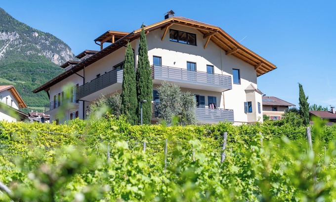 Tramin Apartamento | Apartamento 'Das Hubertus Suite Johanna' con vistas a la montaña, sauna y aire acondicionado
