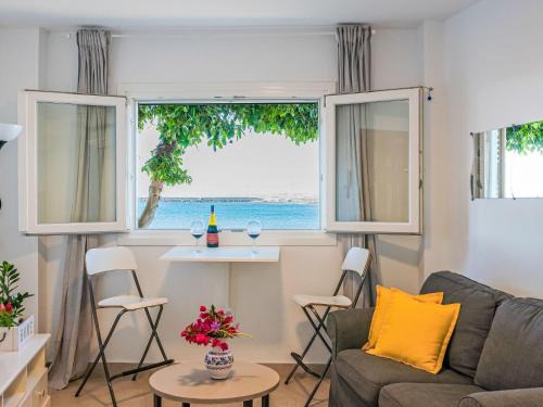 Playa de Arinaga Apartamento | Apartment Daura by Interhome