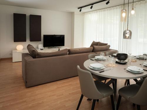 Taesch Apartamento | Apartment Davinci-2 by Interhome