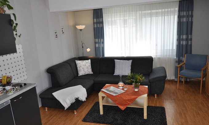 Bad Soden-Salmuenster Apartamento | Apartment 3, 40 sqm, 1 bedroom, living room with kitchenette, balcony, max. 2 persons