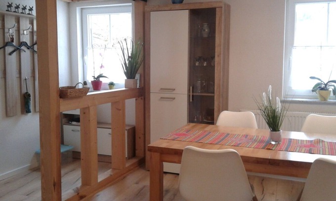 Calmbach Apartamento | Apartamento 'Alte Schmiede' con balcón y Wi-Fi