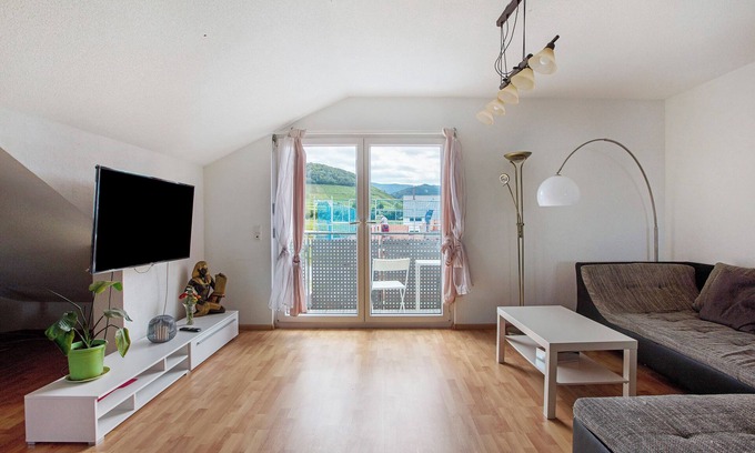 Dottingen Apartamento | Apartamento 'Haus Castellblick 3' con vistas a la montaña, balcón y Wi-Fi