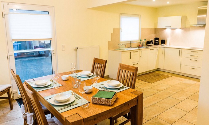 Neustraburg Casa | Apartment at the old forester's lodge