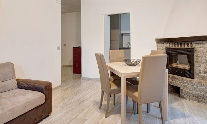 Grosio Apartamento | Apartamento "Dietro l'angolo" con vistas a la montaña, terraza y Wi-Fi