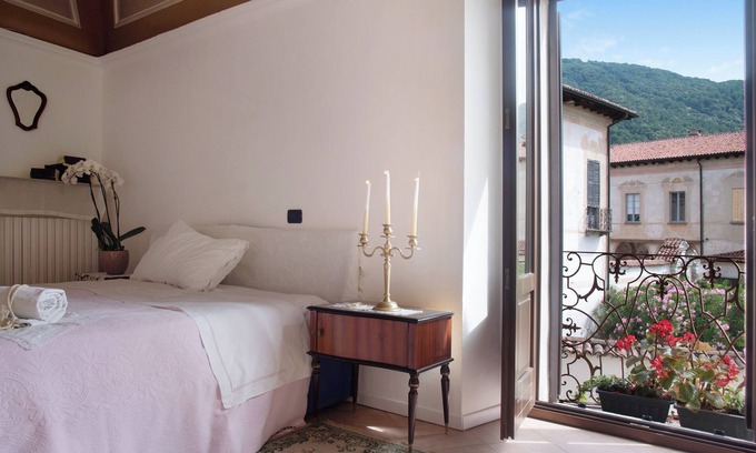 Casalzuigno Apartamento | Apartamento 'Dimora Ettore - Lago Maggiore' con terraza privada, balcón y Wi-Fi