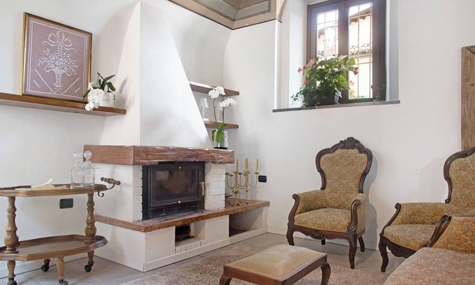 Casalzuigno Apartamento | Apartamento 'Dimora Vittoria - Lago Maggiore' con jardín compartido y Wi-Fi