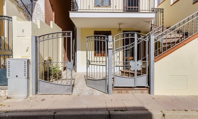 Torre Grande Apartamento | Apartment 'Domumia Torre Grande' with Private Terrace, Wi-Fi and Air Conditioning