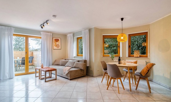 Inzigkofen Apartamento | Apartamento 'Donauliebe' con terraza privada, jardín compartido y Wi-Fi