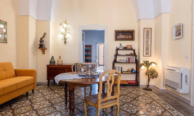 Maruggio Apartamento | Apartamento 'Donna Cesarina - Maison De Charme' con terraza privada, Wi-Fi y aire acondicionado