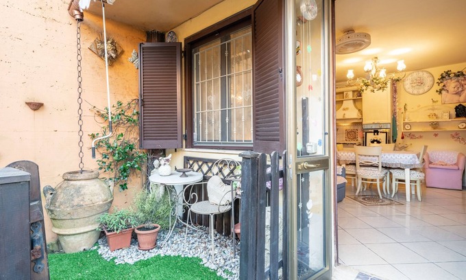 Santa Maria del Giudice Apartamento | Apartment 'Due Cuori E Una Capanna Lucca' with Mountain View, Private Garden and Air Conditioning