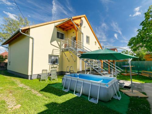Balatonkeresztur Apartamento | Apartment Duma by Interhome