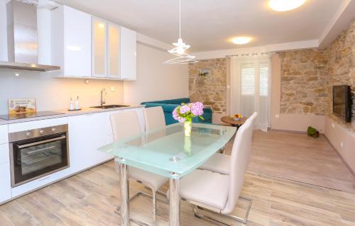 Stobrec Apartamento | Apartment Dvor