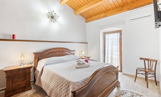 Scano di Montiferro Apartamento | Apartamento 'Erato' con Vista al Mar, Wi-Fi y Aire Acondicionado