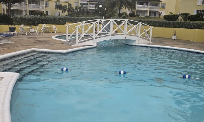 Tower Isle Apartamento | Apartment E6