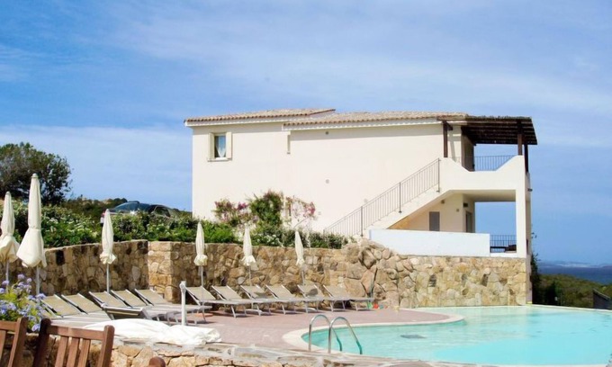 Baja Sardinia Apartamento | Apartment Ea Bianca in Baia Sardinia - 6 persons, 2 bedrooms