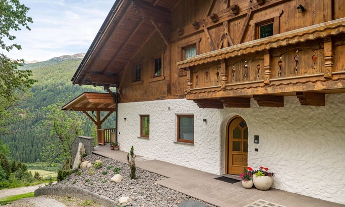 Sarentino Apartamento | Apartamento 'Eggerhof Im Sarntal' con vistas a la montaña y balcón