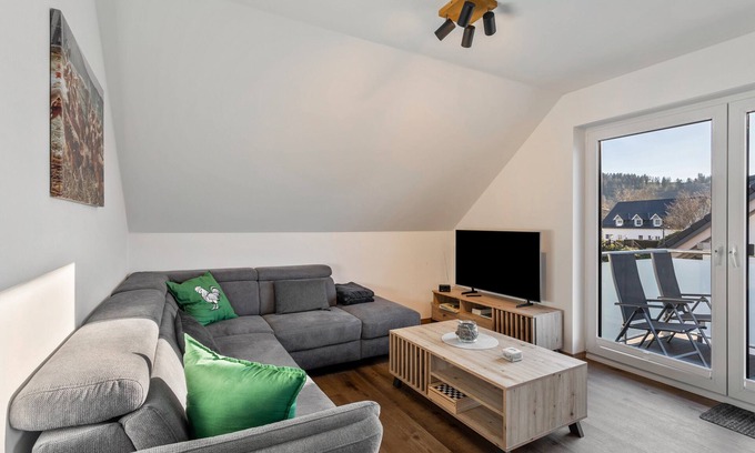 Schmallenberg Apartamento | Apartamento 'Eierschale' con vistas a la montaña, balcón y Wi-Fi