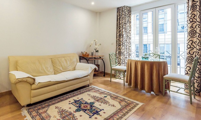 Perchel Sur Apartamento | Apartamento "El Carmen Flat" en Málaga Ciudad con Patio, Wi-Fi y A/C