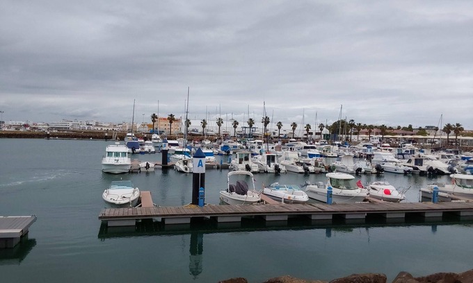 Isla Cristina Apartamento | Apartamento El Mirador del Cantil cerca de la playa con piscina compartida y aire acondicionado