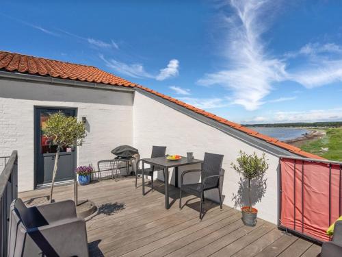 Syddjurs Kommune Apartamento | Apartment Elvin - 20m from the sea by Interhome