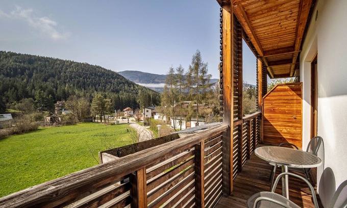 Pfalzen Apartamento | Apartamento 'Entspannung, Ruhe, Natur Pur' con balcón y Wi-Fi