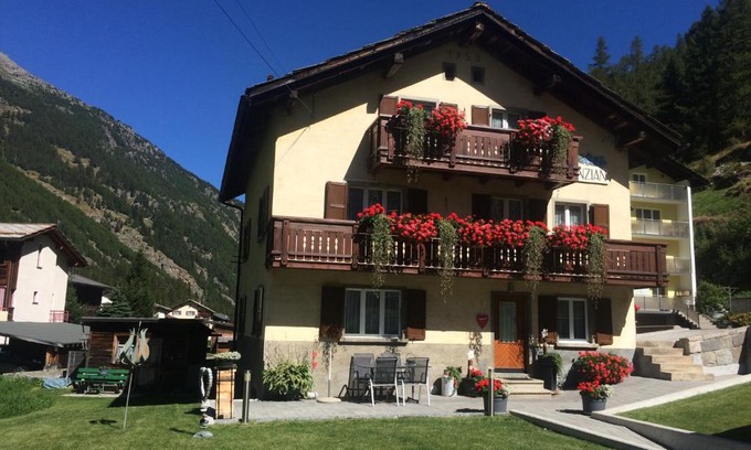 Saas Grund Apartamento | Apartment Enzian