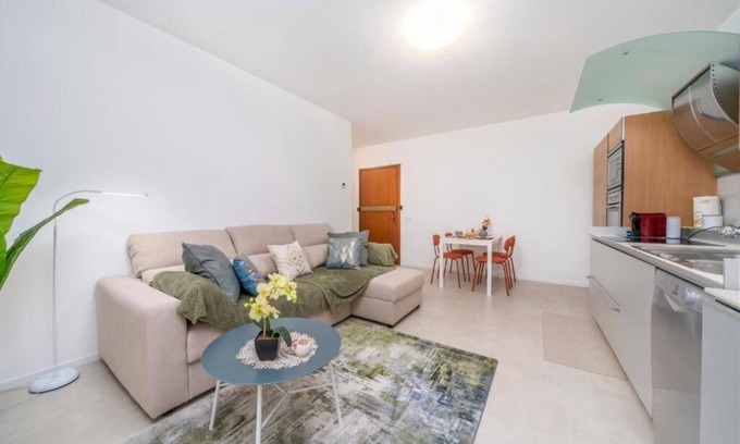 Colugna Apartamento | Apartment equipped with all services, in quiet residential neighborhood.