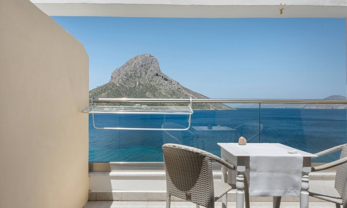 Massouri Apartamento | Apartamento 'Eros Sea View' con terraza privada, Wi-Fi y aire acondicionado.