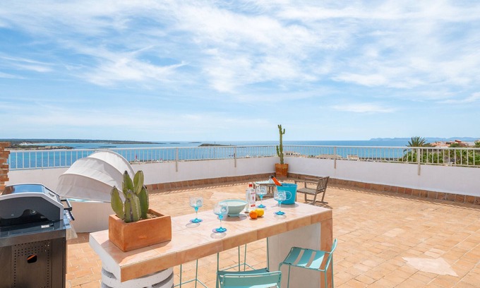 Colonia Sant Jordi Apartamento | Apartamento 'Beachfront Penthouse' con vistas al mar, Wi-Fi y aire acondicionado