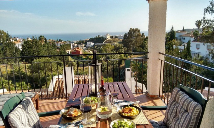 Rincón de la Victoria Apartamento | Apartamento con solárium y vistas al mar.