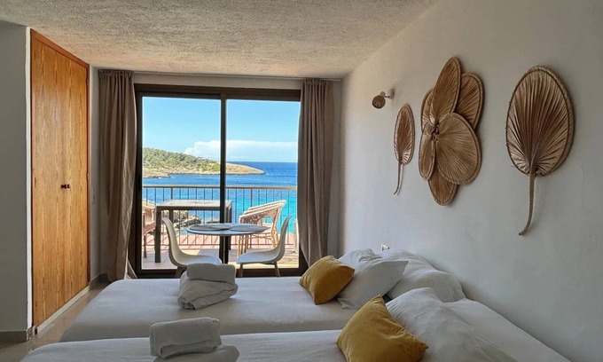 Portinatx Apartamento | Apartamento en hotel 'Apartamento Doble' con piscina compartida