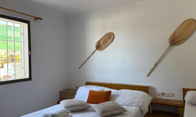 Portinatx Apartamento | Apartamento 'Vista Jardi5C' con vistas al mar, Wi-Fi y aire acondicionado