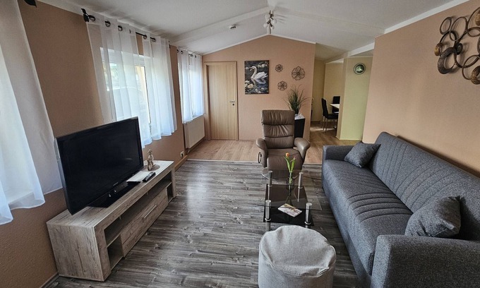 Bad Klosterlausnitz Apartamento | Apartamento 'Ferienwohnung Am Schwanenteich' con Wi-Fi