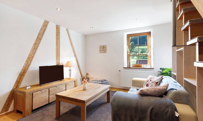 Hundsbach Apartamento | Apartamento 'Familienwohnung Nala' con vistas a la montaña, jardín compartido y Wi-Fi