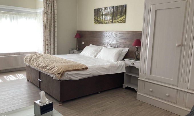 New Forest District Cabaña | Suite-Baño privado con hidromasaje-Familiar-Vista al Jardín