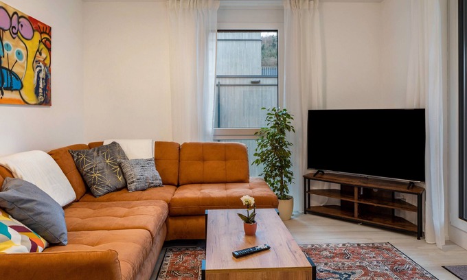 Waldkirch Apartamento | Apartamento 'Felsenkeller 16' con vistas a la montaña, terraza privada y Wi-Fi