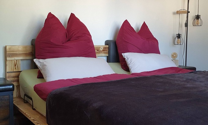 Bornichen Apartamento | Apartamento 'Ferienwohnung Am Huthainberg' con terraza privada y Wi-Fi