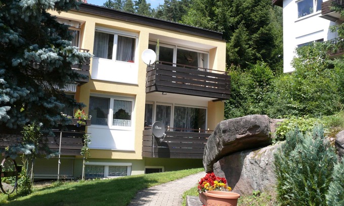 Bad Liebenzell Apartamento | Apartamento "Dittmar am Kaffeehof" con balcón y Wi-Fi