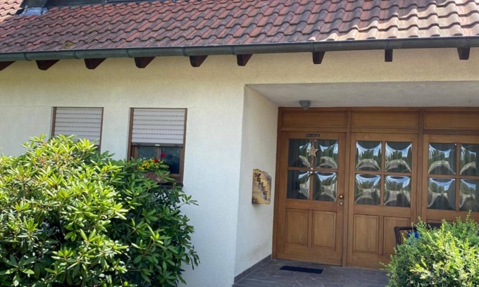 Grossenbrach Apartamento | Apartamento 'Ferienwohnung Idylle' con balcón