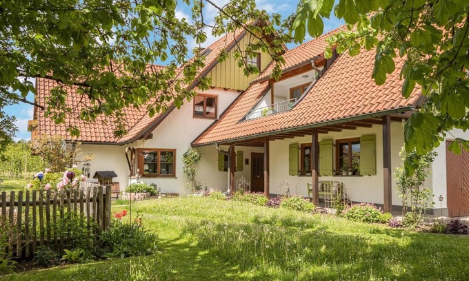 Rothkreuz Apartamento | Apartamento "Ferienwohnung Hahn" cerca del lago de Constanza con Wi-Fi, balcón y jardín