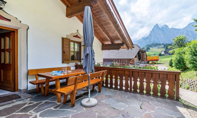 Kastelruth Apartamento | Apartamento 'Ferienwohnung Schlern' con vistas a la montaña