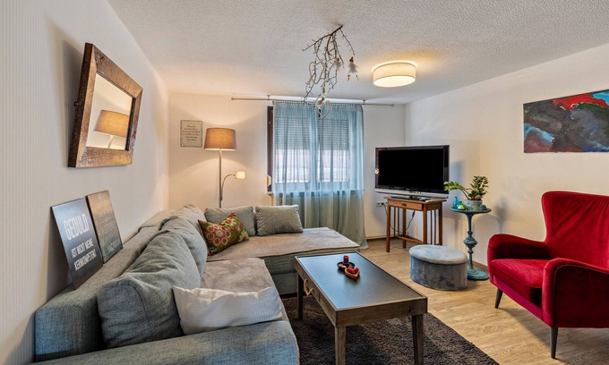 Balingen Apartamento | Apartamento 'Ferienwohnung Zu Hause Auf Zeit' con balcón y Wi-Fi