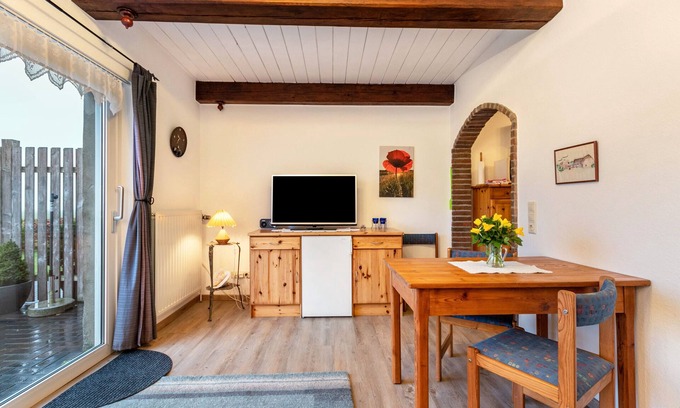 Bordelum Apartamento | Apartamento 'Ferienwohnung 1 Hühner' con jardín compartido y Wi-Fi