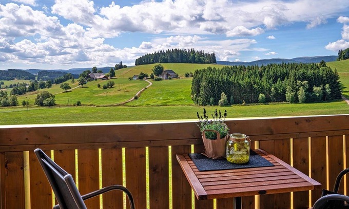 Breitnau Apartamento | Apartamento 'Ferienwohnung Weißtanne' con vistas a la montaña, jardín compartido y Wi-Fi