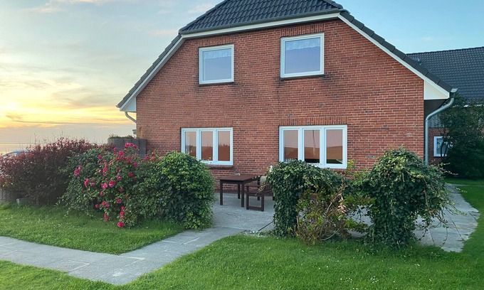 Hallig Langeneß Apartamento | Apartamento 'Ferienwohnung Uthlande' con terraza compartida, jardín compartido y Wi-Fi