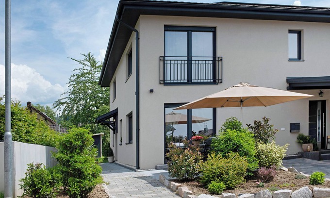 Laufen Apartamento | Apartamento 'Ferienwohnung Am Rebberg' con terraza privada, jardín privado y Wi-Fi