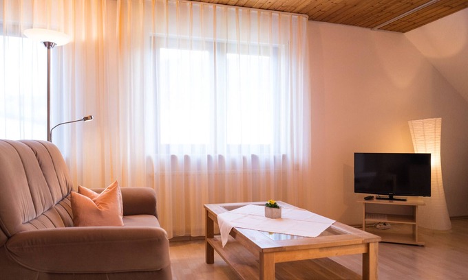 Auggen Apartamento | Apartamento 'Ferienwohnung Riesling' con piscina compartida, jardín compartido y Wi-Fi