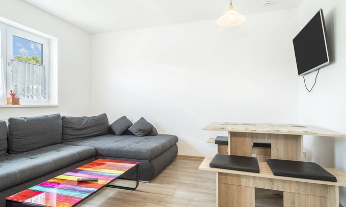 Reutin Apartamento | Apartment “Ferienwohnung Eyrich EG” near Lake Constance with Wi-Fi, Terrace & Garden