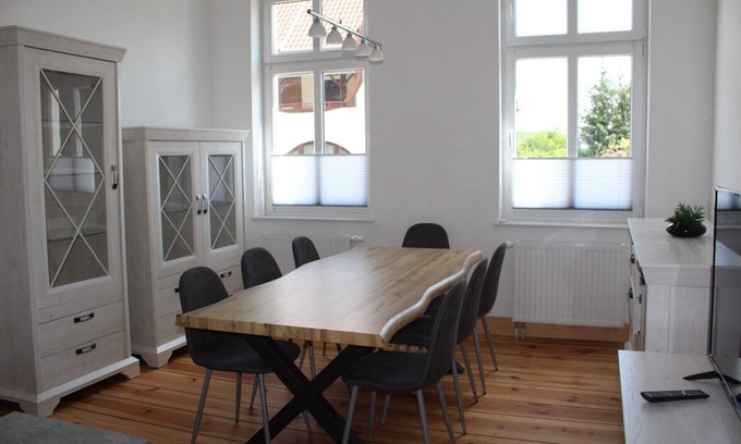 Lychen Apartamento | Apartamento 'Ferienwohnung Eg Links - Lychen' con vistas al lago, terraza compartida y Wi-Fi